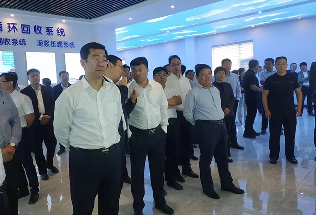 贾汪区区领导莅临瑞杰机械指导工作!